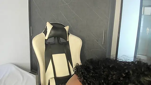 chloe ebony  online show from 06/07/26, 05:16