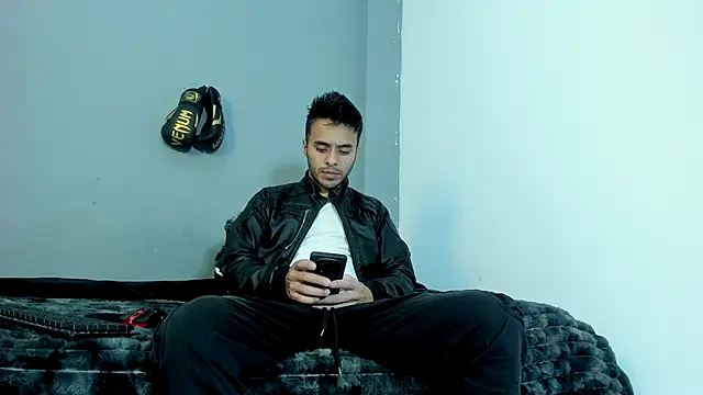 Snapshot of x_Harold_x_ chatting on 11/09/25, 01:31 x Harold x online show from 11/09/25, 01:31