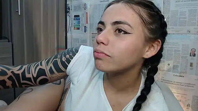 i am nina  online show from 02/22/25, 02:50