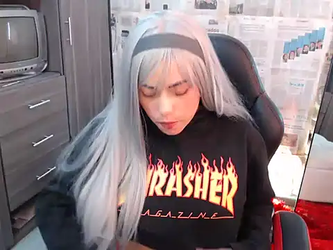 i am nina  online show from 11/11/25, 05:35