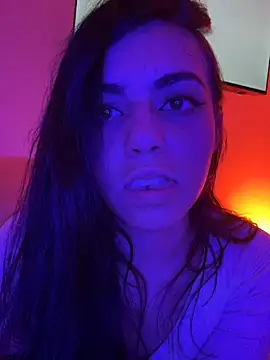 i am nina  online show from 12/17/25, 12:38