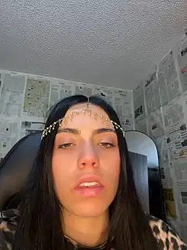 i am nina  online show from 05/16/26, 02:19