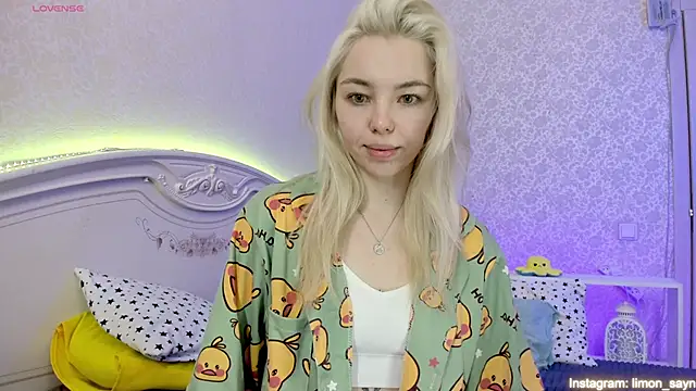 LillyMoure  online show from 02/26/25, 11:48