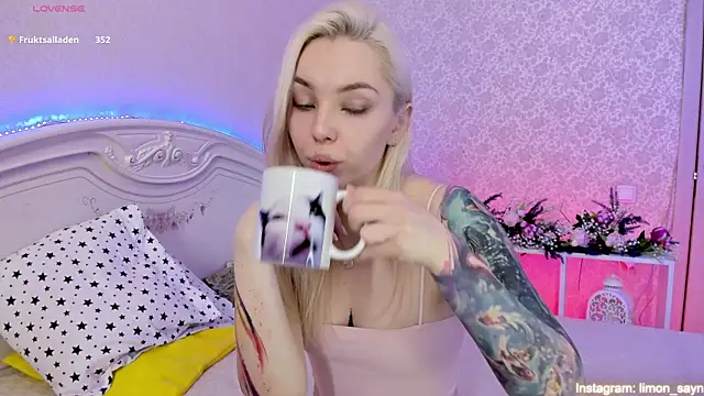 LillyMoure  online show from 03/09/25, 03:01