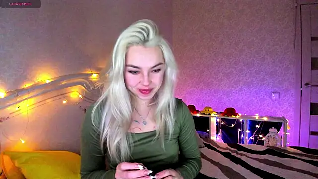 LillyMoure  online show from 02/22/26, 11:03