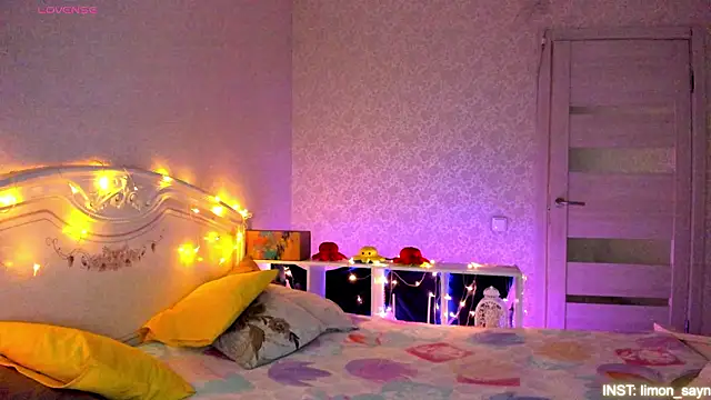 LillyMoure  online show from 03/23/26, 11:53