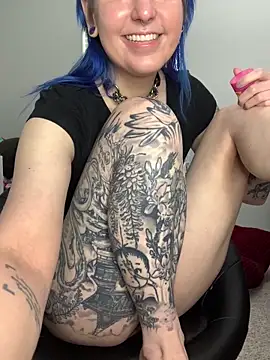 Snapshot of MissCumberdale chatting on 10/08/25, 06:27 MissCumberdale online show from 10/08/25, 06:27