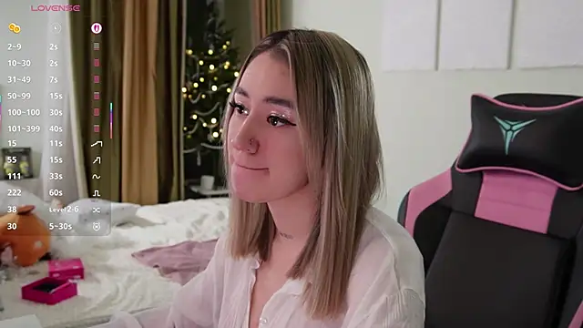 Fiona-Love online show from 12/20/25, 05:20