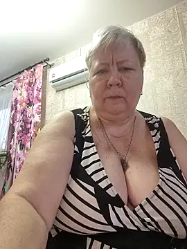 EffectFiona online show from 11/06/25, 02:56