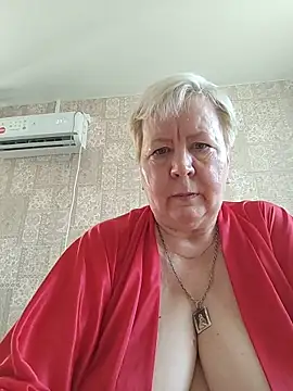 Snapshot of EffectFiona chatting on 06/19/26, 04:17 EffectFiona online show from 06/19/26, 04:17