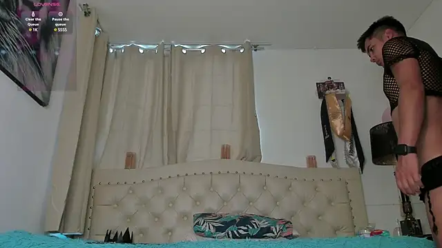 Snapshot of Adams_ricci chatting on 02/20/25, 12:36 Adams ricci online show from 02/20/25, 12:36