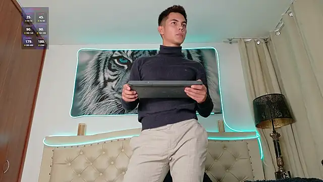 Snapshot of Adams_ricci chatting on 03/07/25, 10:21 Adams ricci online show from 03/07/25, 10:21