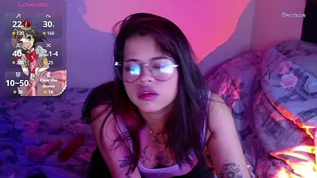 violetagrey  online show from 11/14/25, 02:32