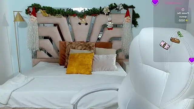 sophia hadid online show from 12/17/24, 07:26