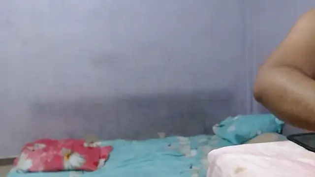 Snapshot of sexy_couple29 chatting on 12/06/24, 04:14 sexy couple29 online show from 12/06/24, 04:14