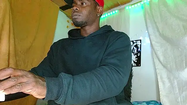 angel bonbom online show from 11/19/25, 05:07