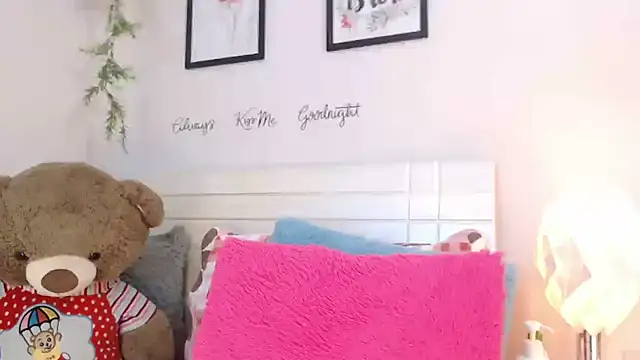 Snapshot of Joliet chatting on 09/17/25, 11:50 Joliet online show from 09/17/25, 11:50