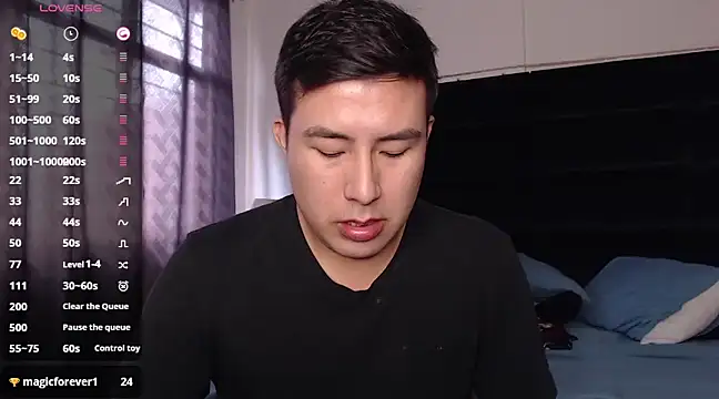 Snapshot of andrewmhilton_ chatting on 03/08/25, 09:18 andrewmhilton online show from 03/08/25, 09:18