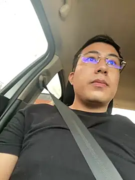 Snapshot of andrewmhilton_ chatting on 03/20/25, 03:47 andrewmhilton online show from 03/20/25, 03:47