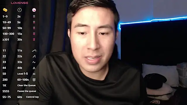 Snapshot of andrewmhilton_ chatting on 09/09/25, 06:02 andrewmhilton online show from 09/09/25, 06:02