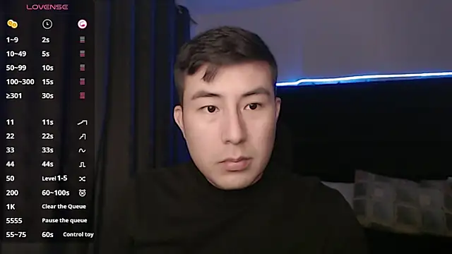 Snapshot of andrewmhilton_ chatting on 09/19/25, 06:15 andrewmhilton online show from 09/19/25, 06:15