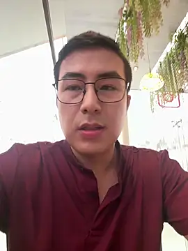 Snapshot of andrewmhilton_ chatting on 11/12/25, 06:19 andrewmhilton online show from 11/12/25, 06:19