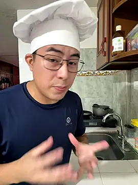 andrewmhilton  online show from 12/05/25, 05:53