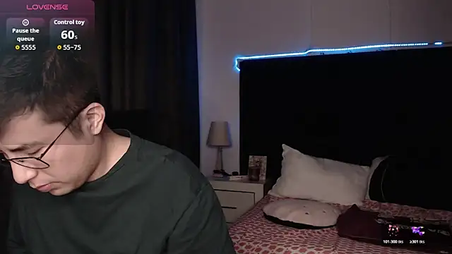 andrewmhilton  online show from 02/15/26, 06:32