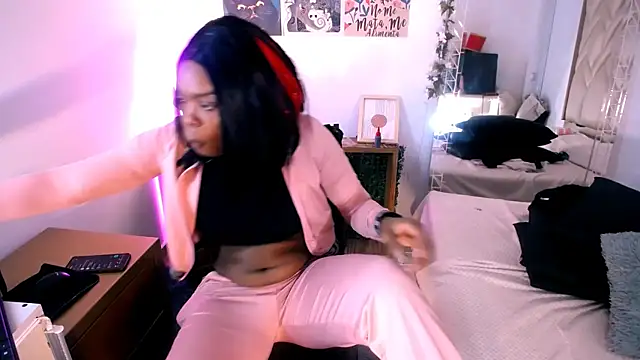 Snapshot of Kenya_Agu chatting on 12/04/24, 07:23 Kenya Agu online show from 12/04/24, 07:23