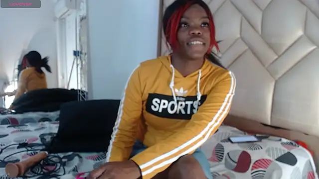 Snapshot of Kenya_Agu chatting on 12/14/24, 07:03 Kenya Agu online show from 12/14/24, 07:03