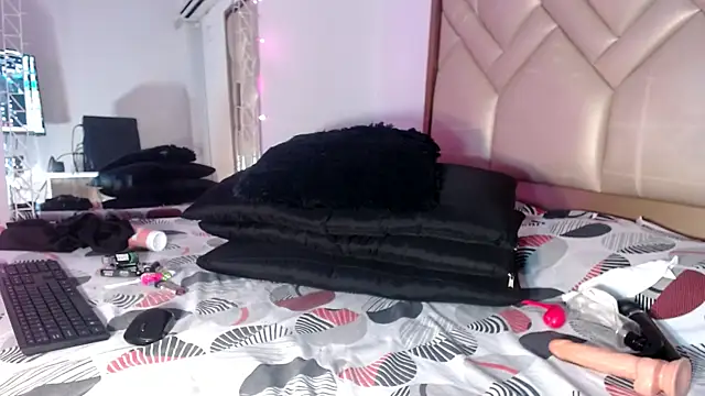 Snapshot of Kenya_Agu chatting on 01/10/25, 10:46 Kenya Agu online show from 01/10/25, 10:46