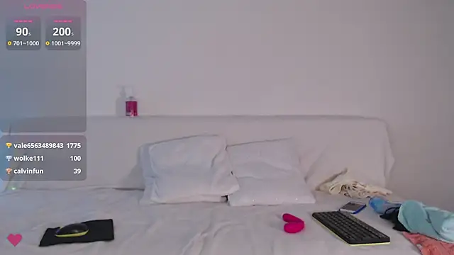 Kate001 online show from 12/28/24, 10:03