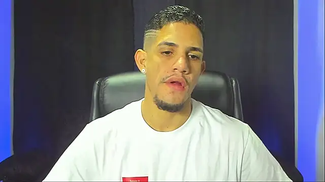 jhonnysnow17 online show from 12/04/25, 06:12