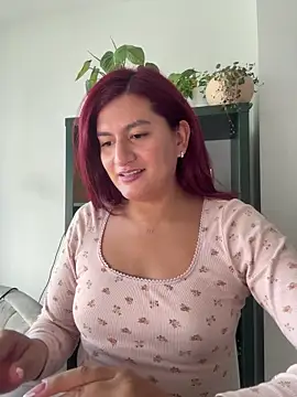 Snapshot of ari_artis chatting on 09/09/25, 09:14 ari artis online show from 09/09/25, 09:14