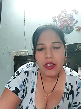 Snapshot of Poojabhabi101 chatting on 05/02/26, 05:23 Poojabhabi101 online show from 05/02/26, 05:23