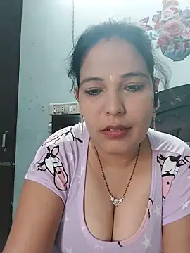 Snapshot of Poojabhabi101 chatting on 05/12/26, 05:59 Poojabhabi101 online show from 05/12/26, 05:59