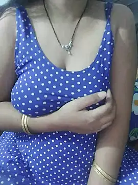 Snapshot of Poojabhabi101 chatting on 05/21/26, 06:15 Poojabhabi101 online show from 05/21/26, 06:15