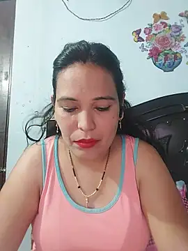 Snapshot of Poojabhabi101 chatting on 06/10/26, 06:01 Poojabhabi101 online show from 06/10/26, 06:01