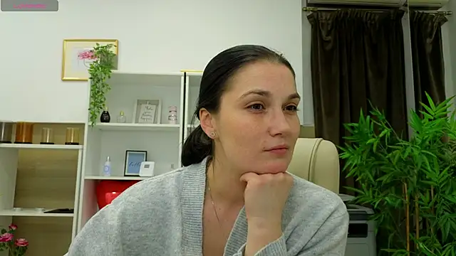 SelineSole online show from 02/06/25, 04:03