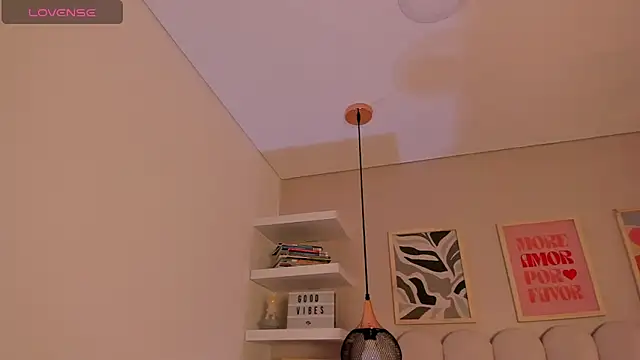 cute  cherry  online show from 11/17/25, 07:30