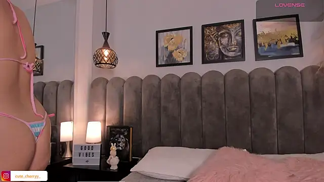 cute  cherry  online show from 04/16/26, 08:09