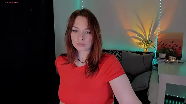 Snapshot of mia_x_love chatting on 12/23/24, 03:01 mia x love online show from 12/23/24, 03:01