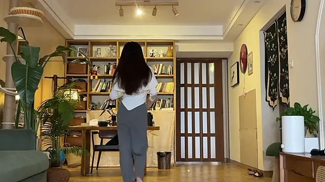 Snapshot of grandeeney chatting on 11/05/25, 02:33 grandeeney online show from 11/05/25, 02:33