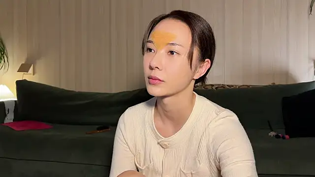 Snapshot of grandeeney chatting on 11/14/25, 01:21 grandeeney online show from 11/14/25, 01:21