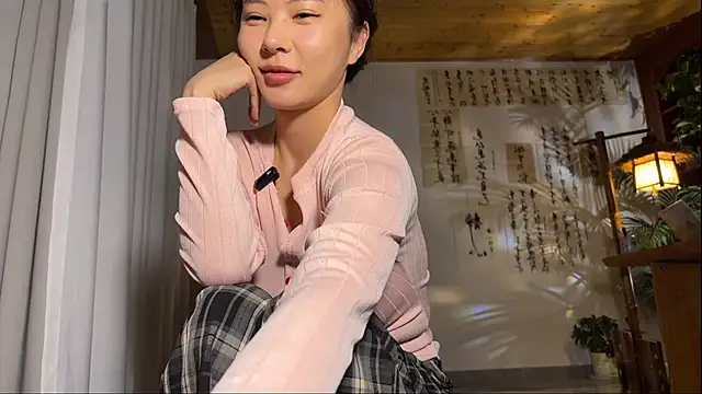 Snapshot of grandeeney chatting on 03/17/26, 02:09 grandeeney online show from 03/17/26, 02:09