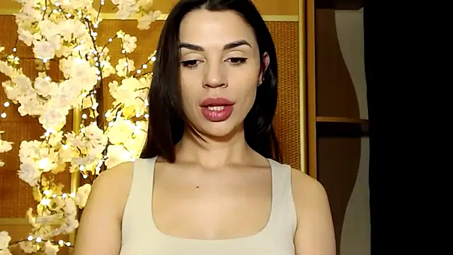 Snapshot of Mika_Gold chatting on 02/10/25, 12:29 Mika Gold online show from 02/10/25, 12:29