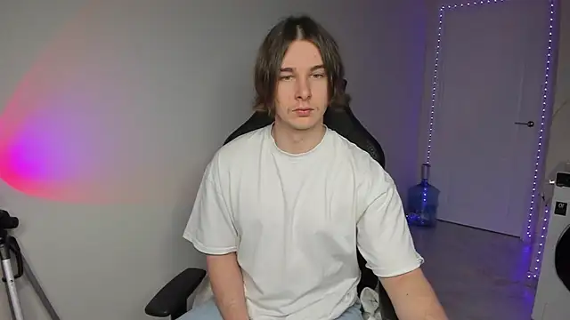 Vincent Strong online show from 12/20/24, 07:44