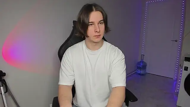 Vincent Strong online show from 12/24/24, 08:00