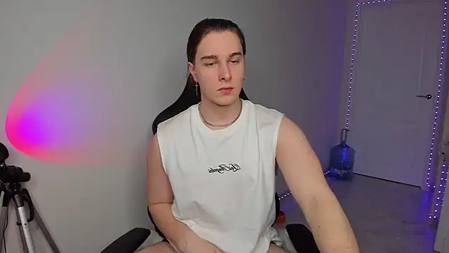 Vincent Strong online show from 01/26/25, 02:30