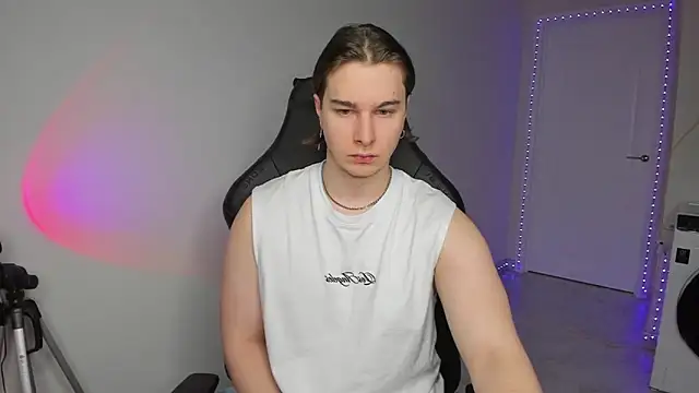 Vincent Strong online show from 02/03/25, 07:40